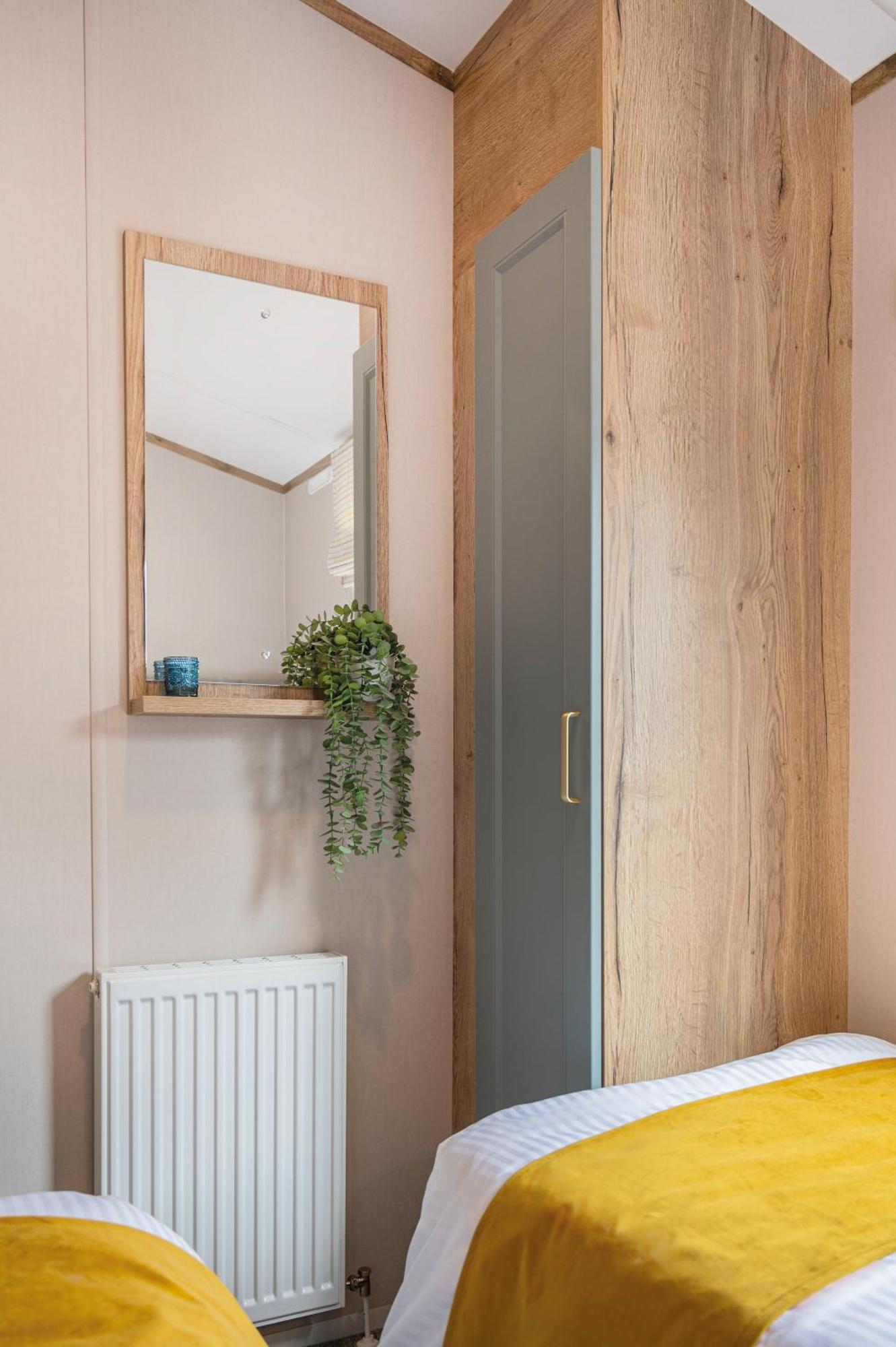 Emma's Sea View 2-bedroom Caravan At Durdle Door Near Wareham Dorset Holiday home